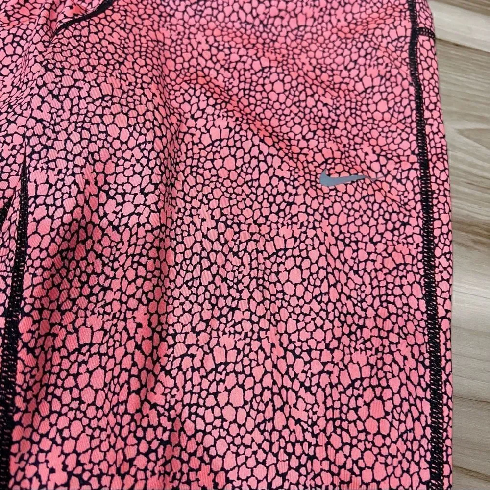 Nike Dri Fit Coral and Black Relay Cropped Leggings Women’s Small